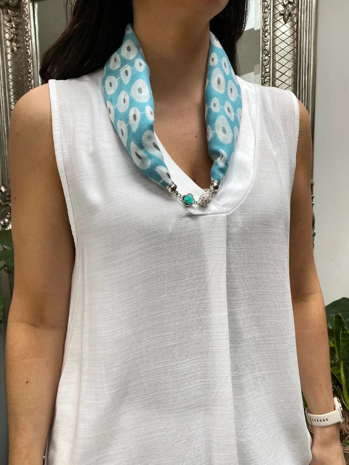 Circle Print Magnetic Scarf