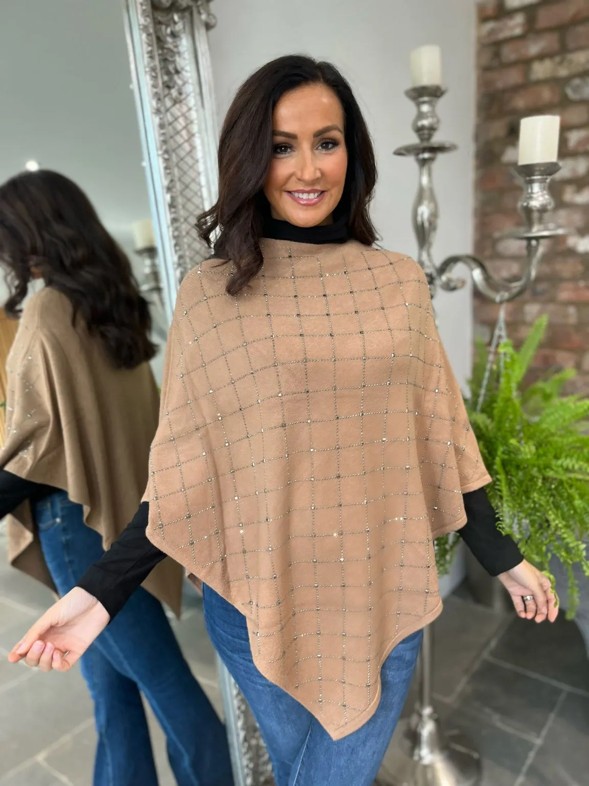 Embellished Poncho Gavi