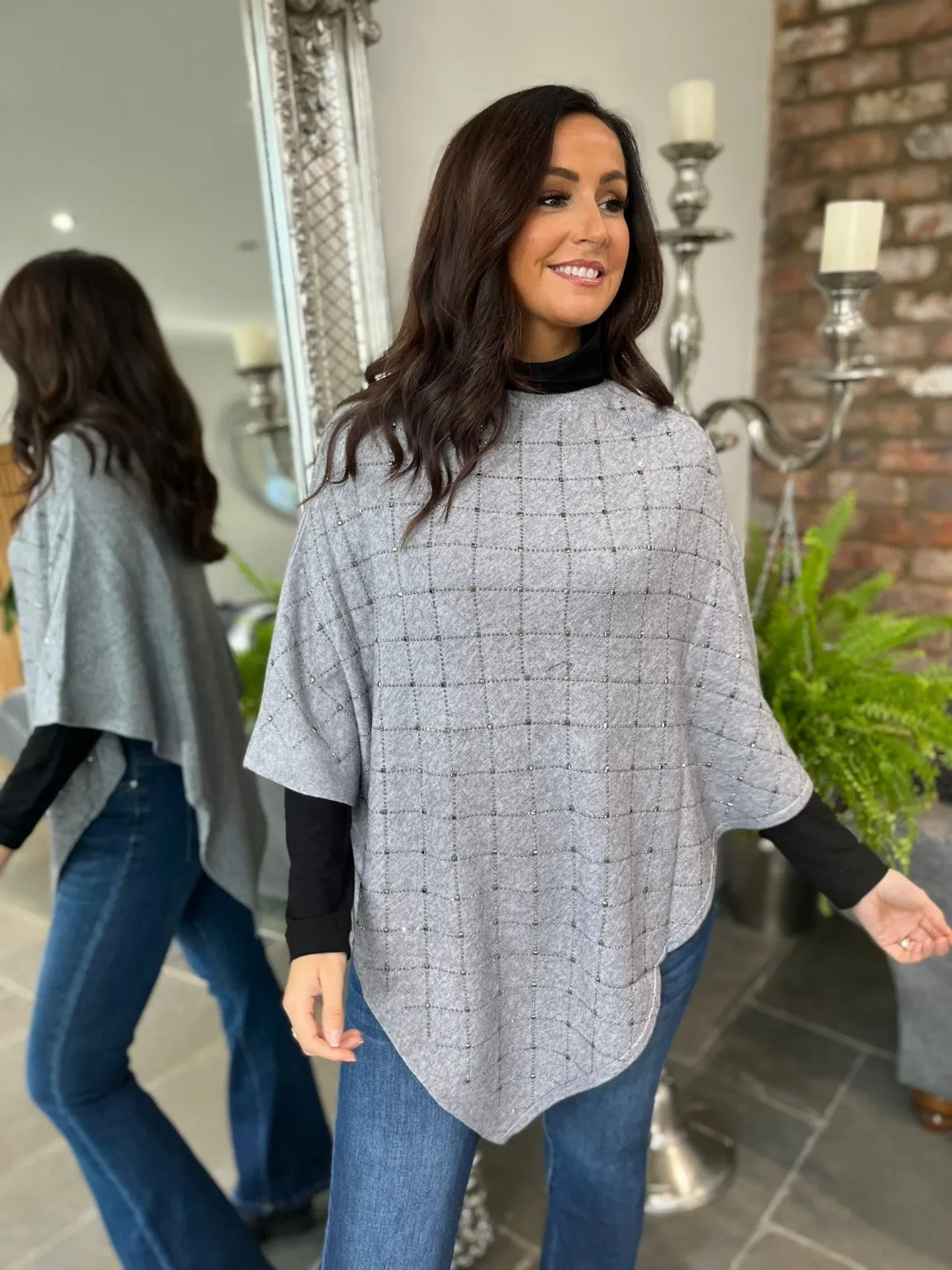 Embellished Poncho Gavi