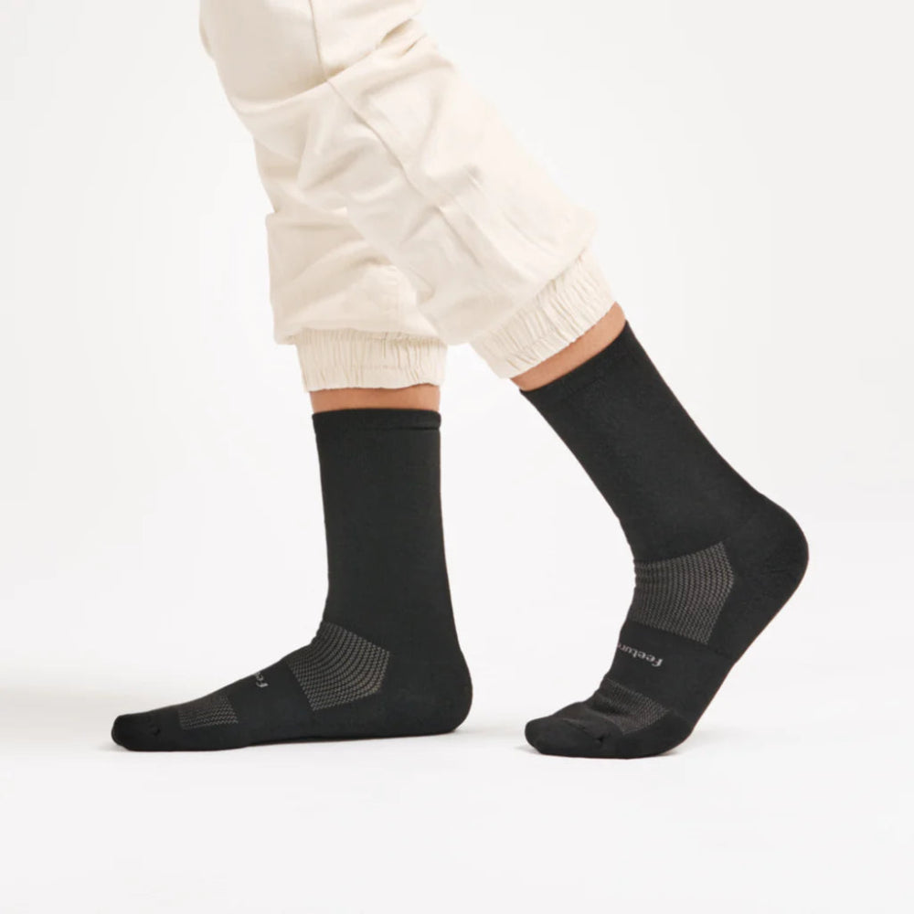 Feetures High Performance Max Cushion Crew Socks - Black