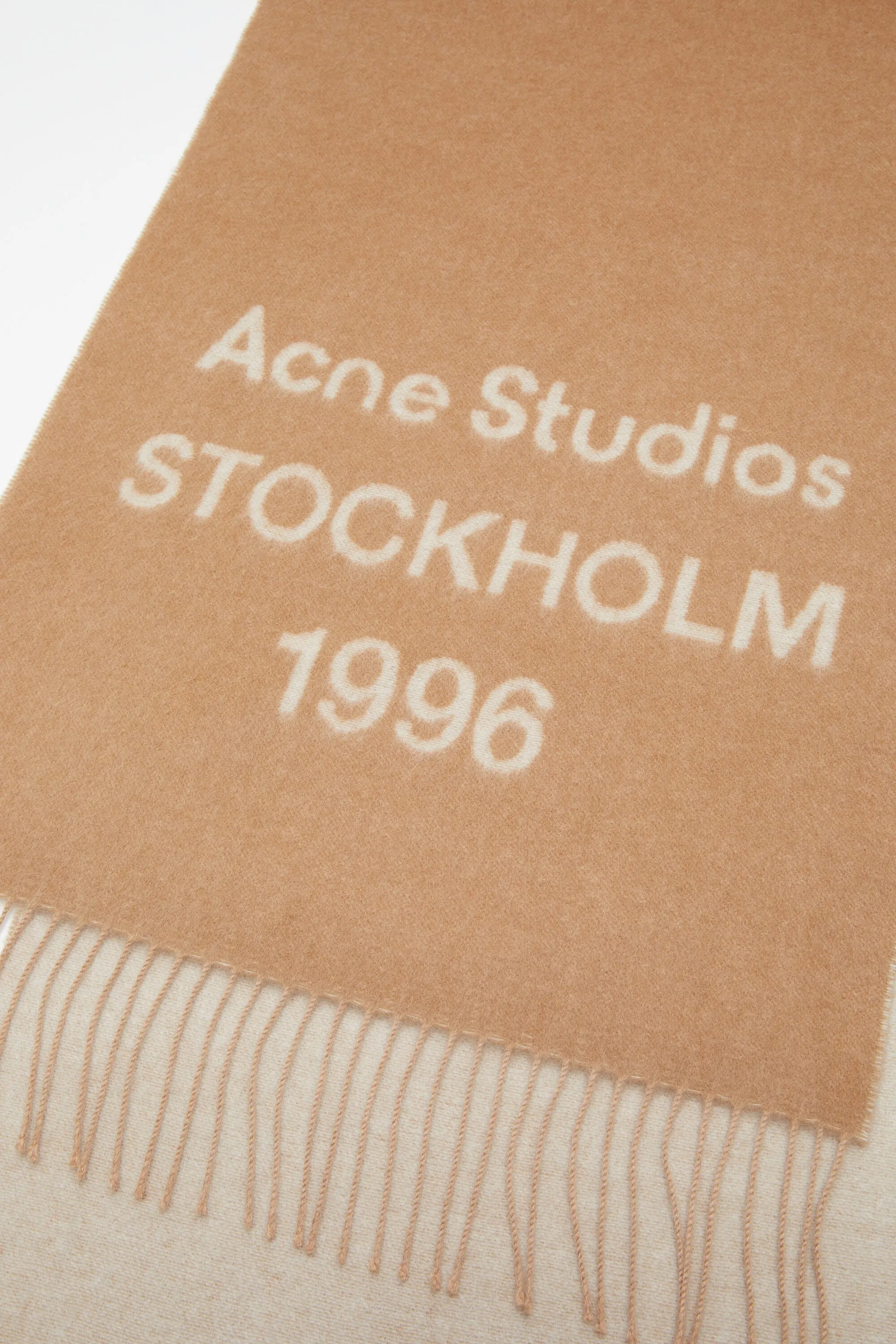 Logo jacquard scarf