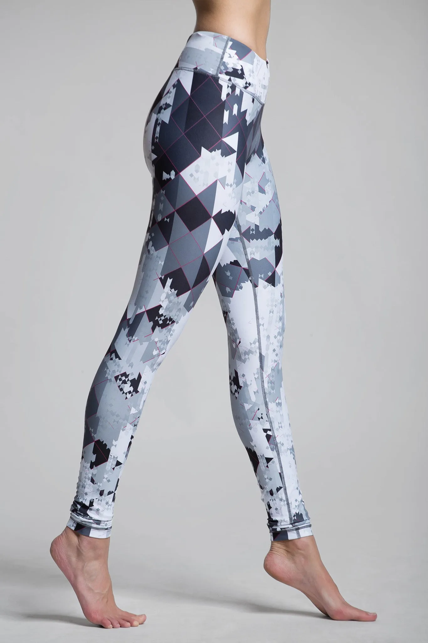 Lucky Mono Pix Graphic Leggings